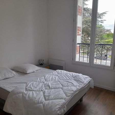 Appart Dans Petit Chateau En Centre Ville Lagny-sur-Marne Exterior foto