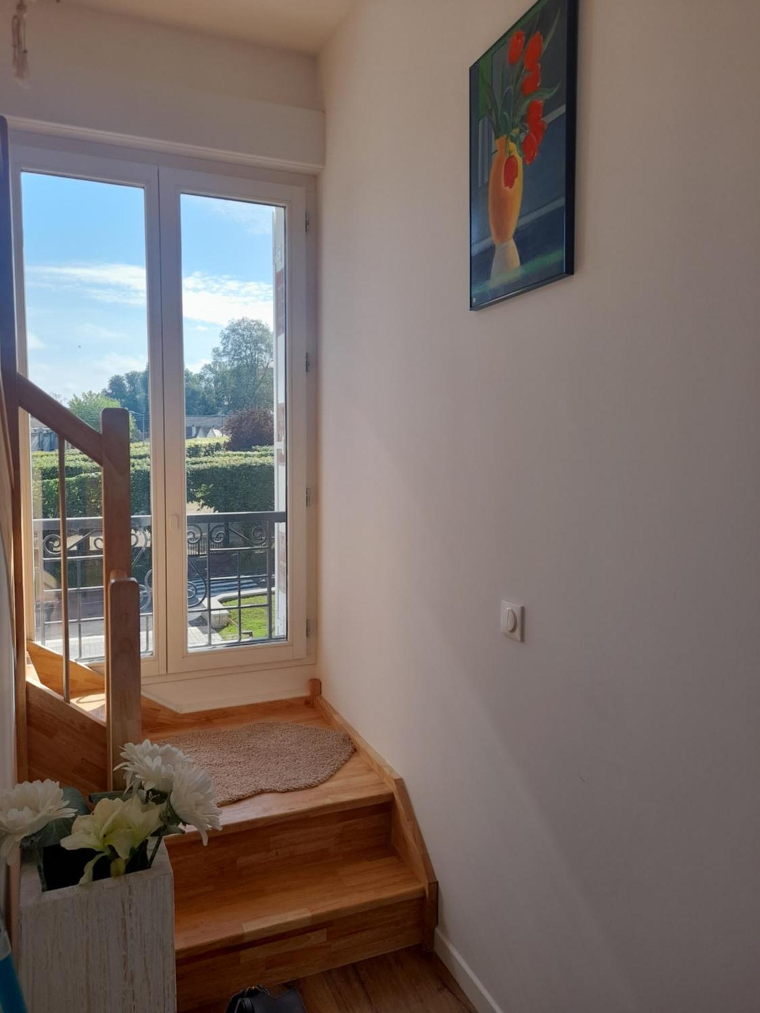 Appart Dans Petit Chateau En Centre Ville Lagny-sur-Marne Exterior foto