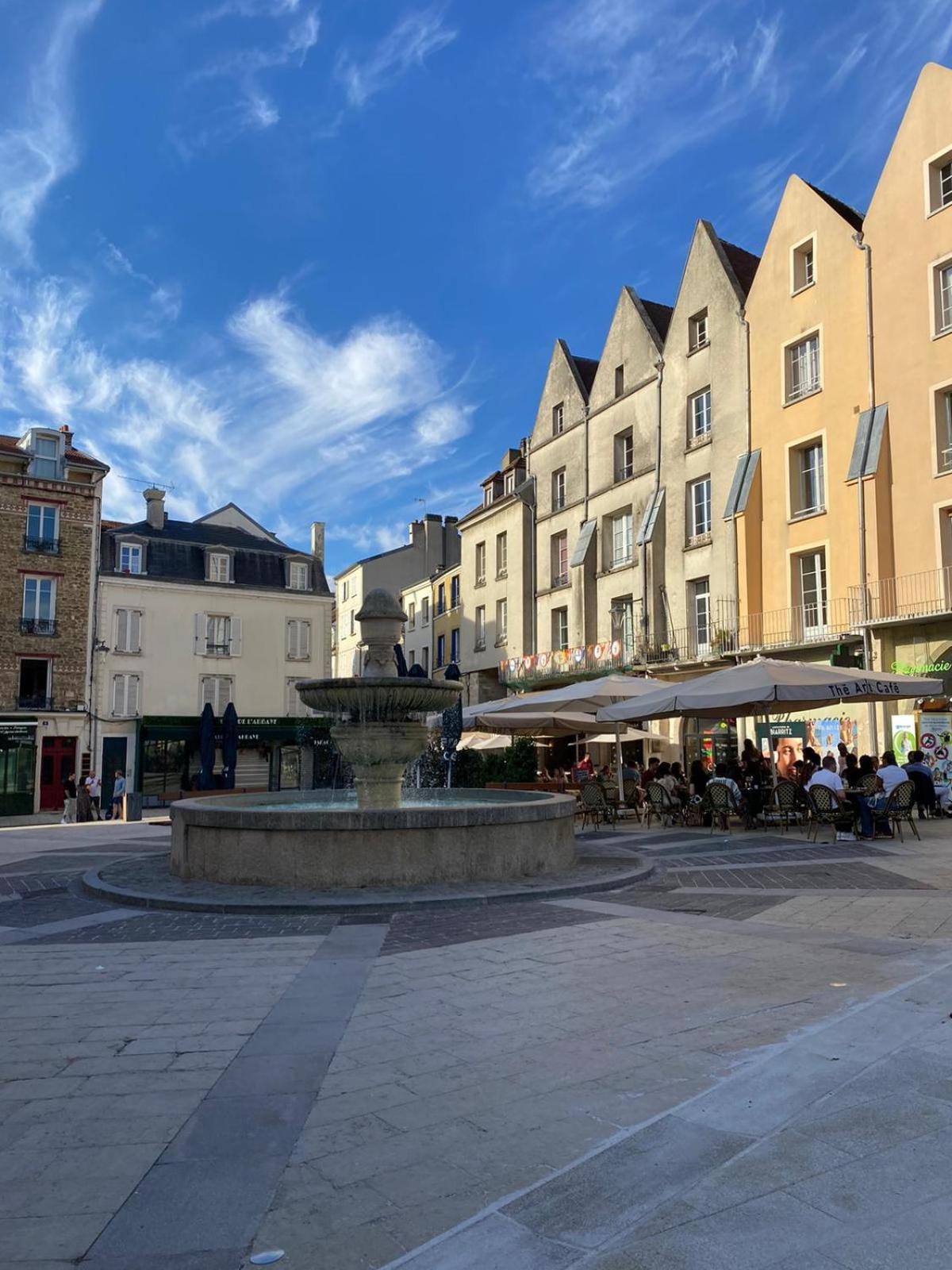 Appart Dans Petit Chateau En Centre Ville Lagny-sur-Marne Exterior foto